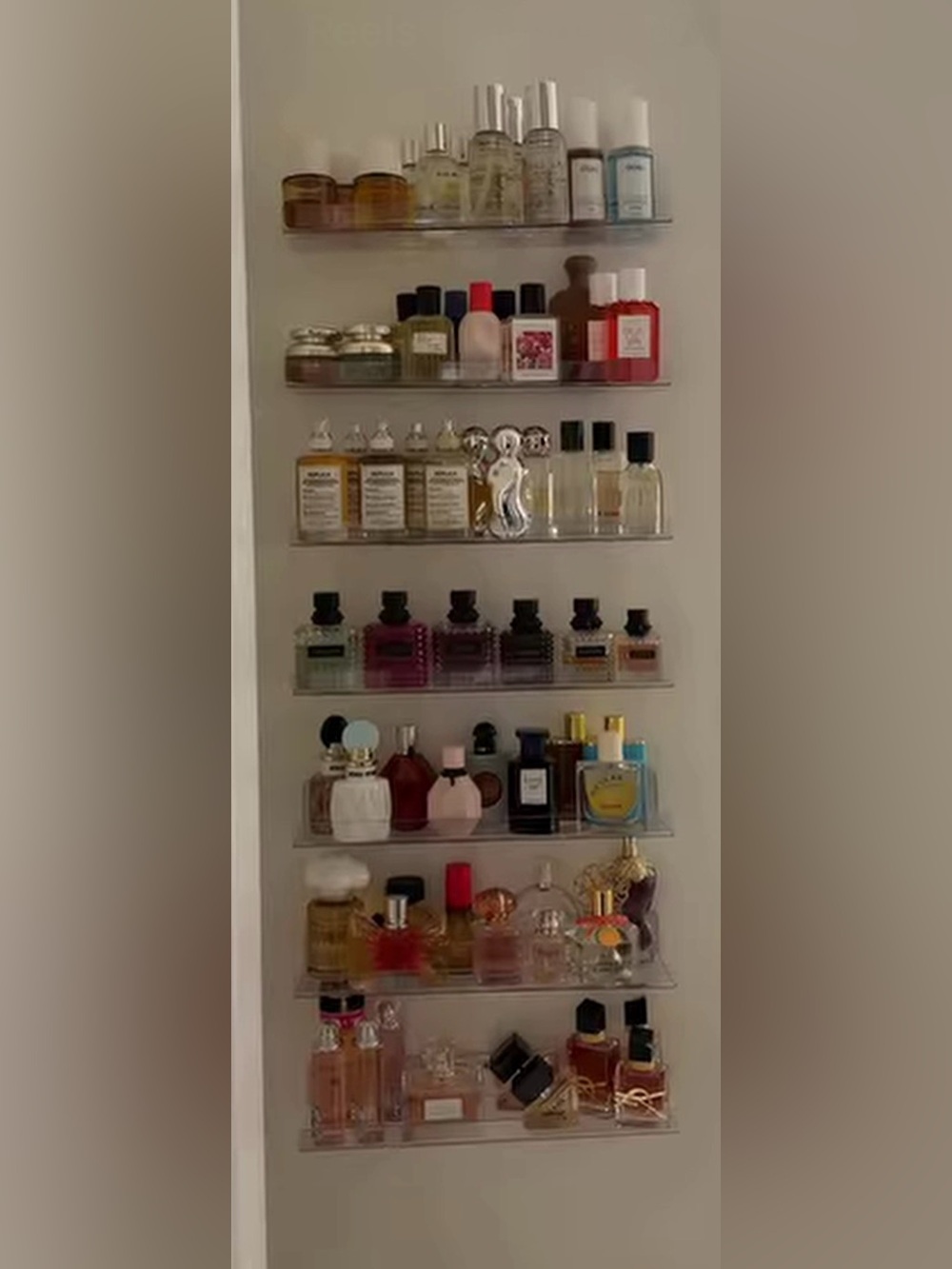 Clear Wall-Mounted Acrylic Skincare & Perfume Floating Shelf Organizer - Clear - Picture 2 of 3
